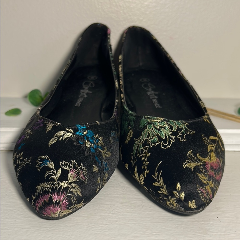Comfort Trendz Black Asian Floral Flats - Picture 7 of 9